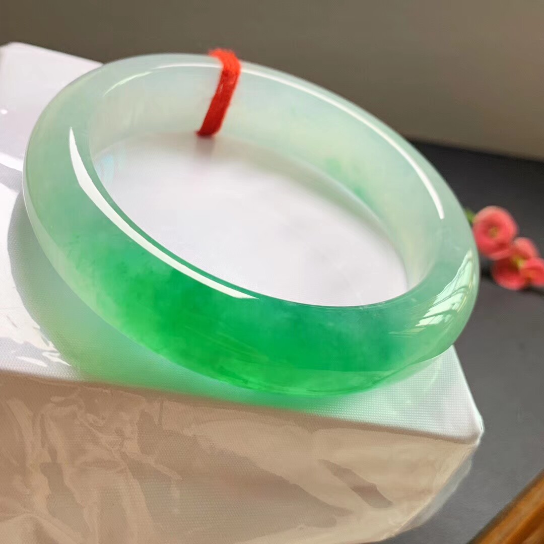 Longyu Culture Laokeng Burmese Jadeite Bracelet Women's Ice Seed Yang Green Jadeite Jadeite Bracelet Moisturizes the Laokeng