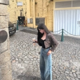 Виола [шоколадный круассан] имеет аромат, который невозможно увидеть снаружи. Это такой элитный коричневый цвет!!короткая куртка