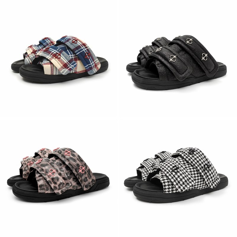 【Direct from Official Warehouse】Le Losange Vuture Strappy Sandals Outdoor Slippers Glitter Plaid Casual 【Direct from Official Warehouse】Le Losange Vuture Strappy Sandals Outdoor Slippers Glitter Plaid Casual