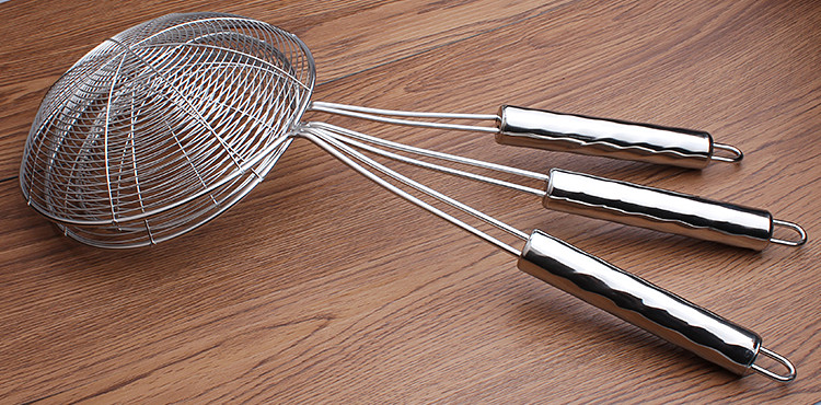 Dây thép không gỉ colander Lớn chiên rò rỉ nước muỗng rò rỉ Lẩu bếp rò rỉ bột mì câu cá muỗng dầu - Phòng bếp kệ đựng gia vị thông minh