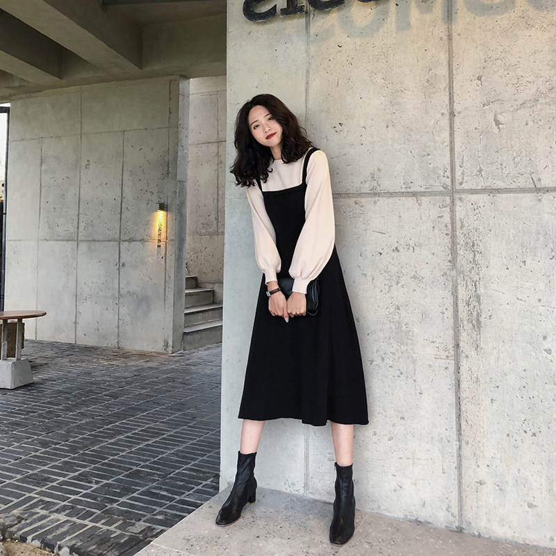 2022 New French Style Knitted Sweater with Overcoat Bottom Fake Two-piece Strap Dress for Women Autumn and Winter