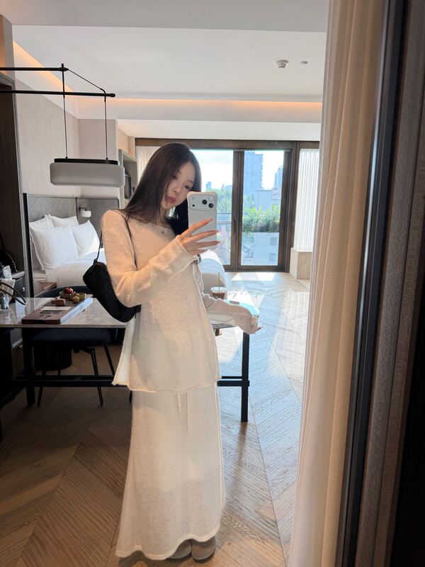 Oker Genuine 26 Autumn New Collection Simple High-End Mohair Wool Sweater + Skirt Set A1148 Oker Genuine 26 Autumn New Collection Simple High-End Mohair Wool Sweater + Skirt Set A1148