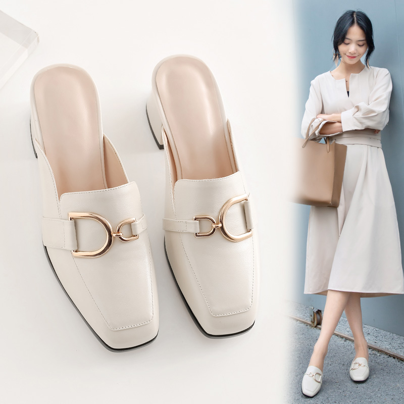 Hong Kong Baotou semi-cool slippers women wear middle and thick bottom thick heel pedal 2021 summer cool drag skirt wear women's shoes