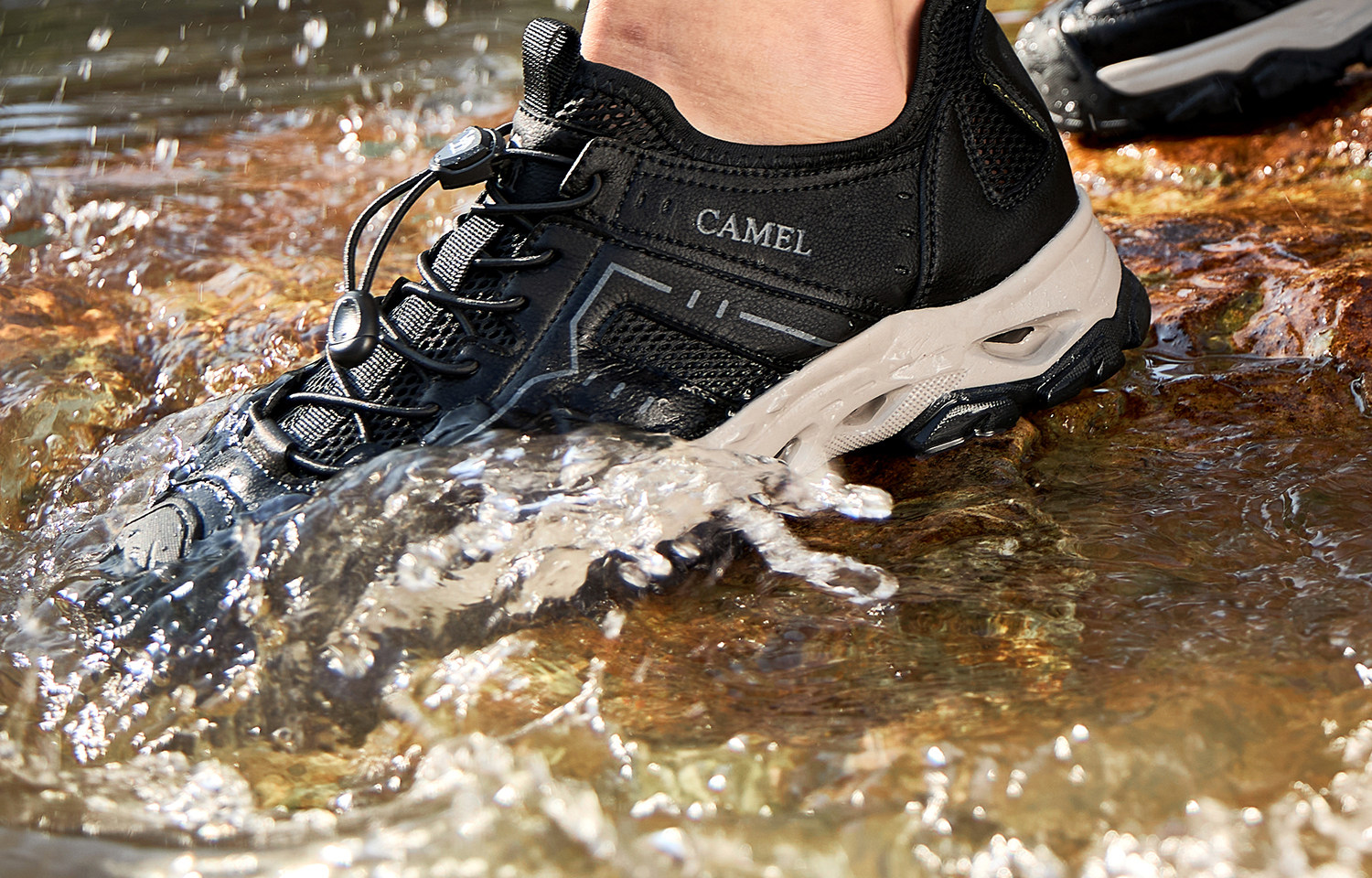 Mesh обувь 骆驼男鞋2025夏季新款户外休闲 𫔮徒步鞋男运动凉鞋透气网面溯溪鞋男 Camel