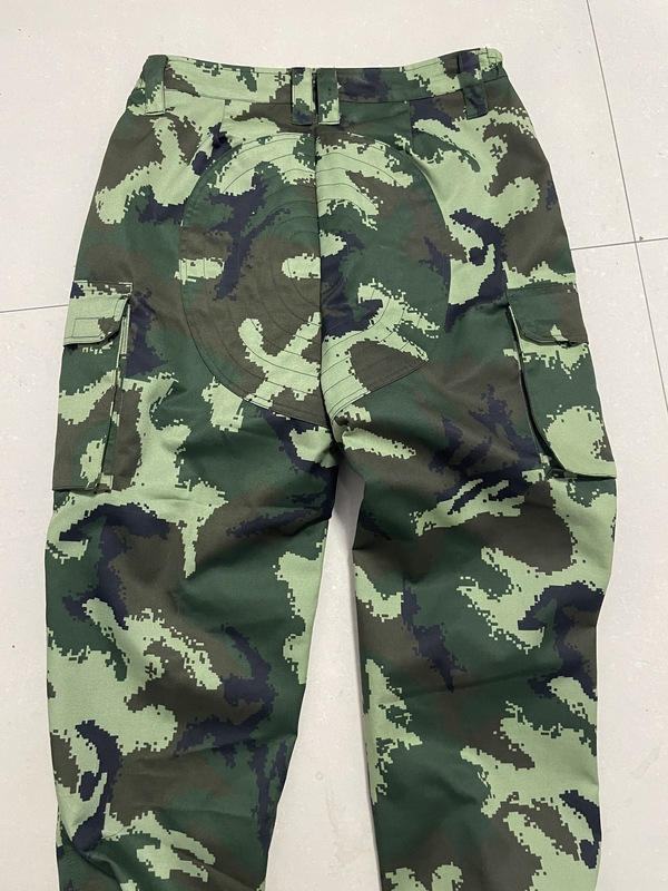 Brand New Camouflage Pants for Outdoor Construction, Auto Repair, Wear-Resistant, Dirt-Resistant, Anti-Static, Work Site Safety Pants, Large Floral Camouflage Pants