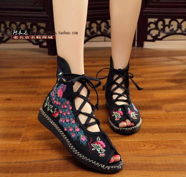 ປາປາກສູງເທິງເກົ່າເກີບຜ້າປັກກິ່ງແບບຊົນເຜົ່າ embroidered ເກີບສະດວກສະບາຍແປ summer ຕາຫນ່າງ sandals ເກີບແມ່ຍິງ