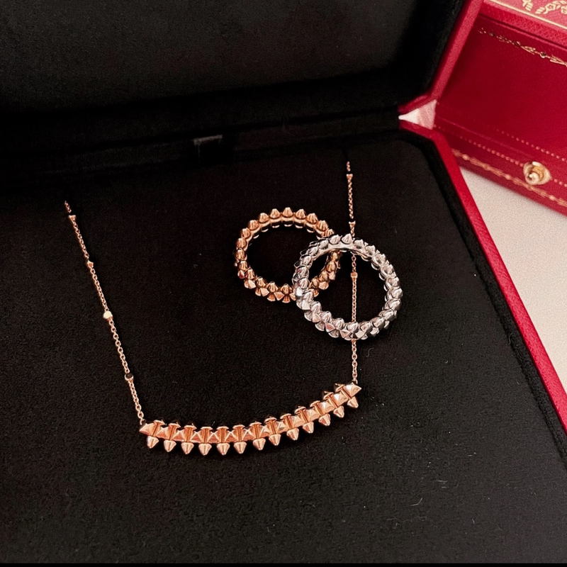 Rivet Necklace Bullet Set 925 Silver Plated with 18K Rose Gold, Rotatable Clavicle Chain, Light Luxury and High-End Feel Rivet Necklace Bullet Set 925 Silver Plated with 18K Rose Gold, Rotatable Clavicle Chain, Light Luxury and High-End Feel