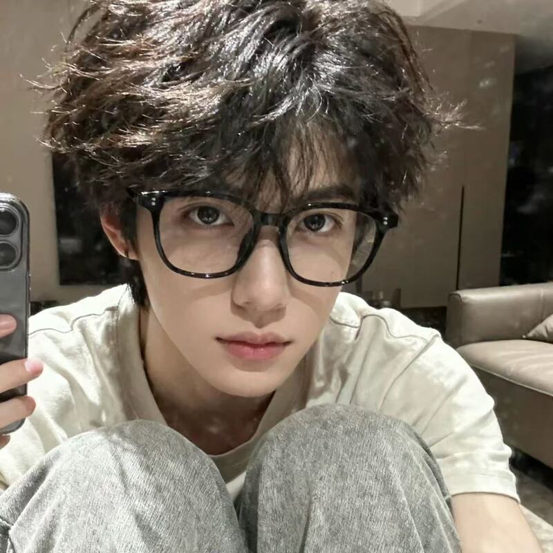 Korean-Style Black Frame Ultra-Light Glasses for Men, Stylish Blue Light Blocking Glasses for Students, High-End Retro Frames, Can Be Customized with Prescription Lenses, Trendy Korean-Style Black Frame Ultra-Light Glasses for Men, Stylish Blue Light Blocking Glasses for Students, High-End Retro Frames, Can Be Customized with Prescription Lenses, Trendy