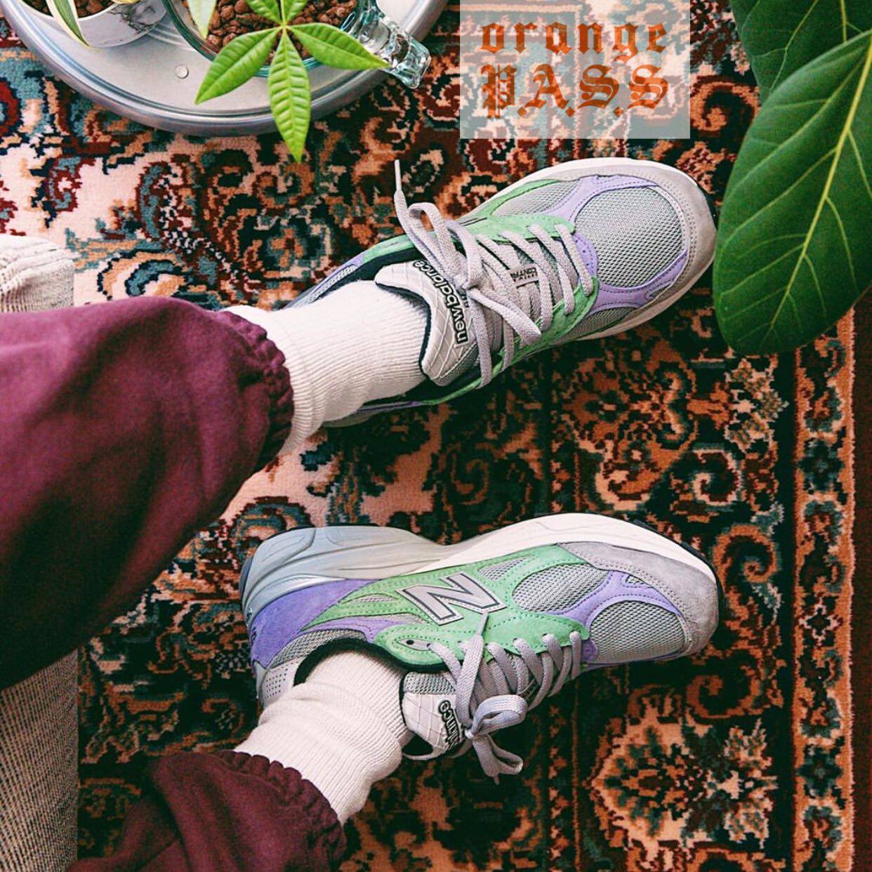 DC Stray Rats x New Balance联名990v3小丑款运动鞋：潮流与舒适的完美 