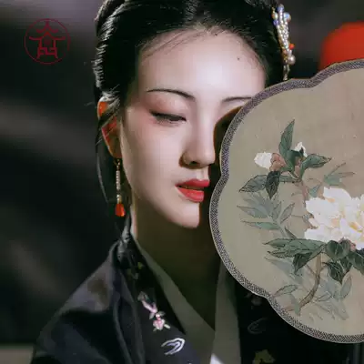 (Flower Jincheng) White Peony Silk Fan Classical Group Fan Hanfu Chinese Style Retro Send Brocade Box Fan Frame