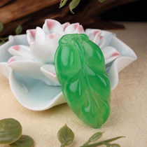 RMBone cases of shooting k Old pit natural ice seed Yang green emerald leaves Pendant Gold Branches Jade Leaf Pendant Necklace Woman