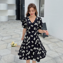 Large size womens clothing in the summer of 2021 the new fat sister mm thin cover belly V-neck tea break floral dress