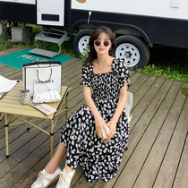 Large size womens clothing in the summer of 2021 the new fat sister loose thin belly cover-up square collar floral daisies dress