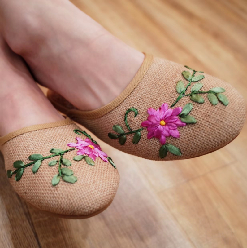 Original Design. Soft-Soled Embroidered Slippers, Breathable, Casual, Ethnic Style, Retro Half-Slip Flat-Soled Non-Slip Home Slippers Original Design. Soft-Soled Embroidered Slippers, Breathable, Casual, Ethnic Style, Retro Half-Slip Flat-Soled Non-Slip Home Slippers