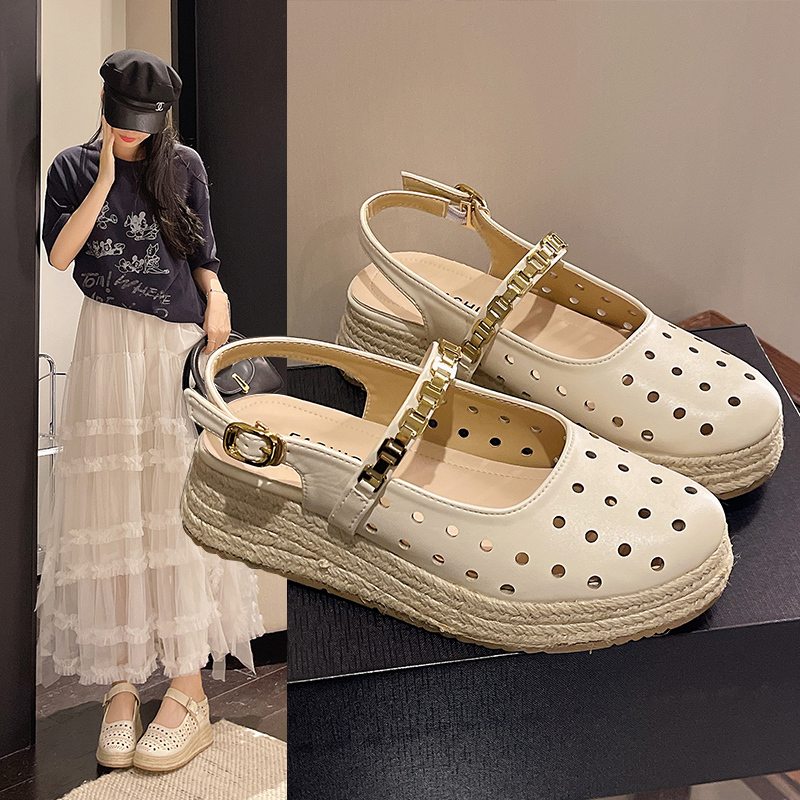 Korean Style Fashionable Hollow Breathable Sandals for Women 2026 Summer New Round-Toe Straw Thick-Soled Closed-Toe Casual Fisherman Shoes