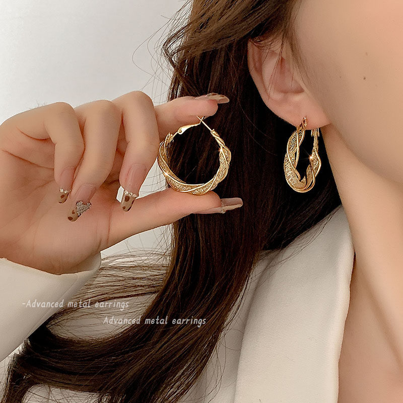 Retro Hong Kong Style Gold Earrings for Women, New Popular Internet Celebrity Style, High-End, Exquisite, Fashionable and Versatile Earrings