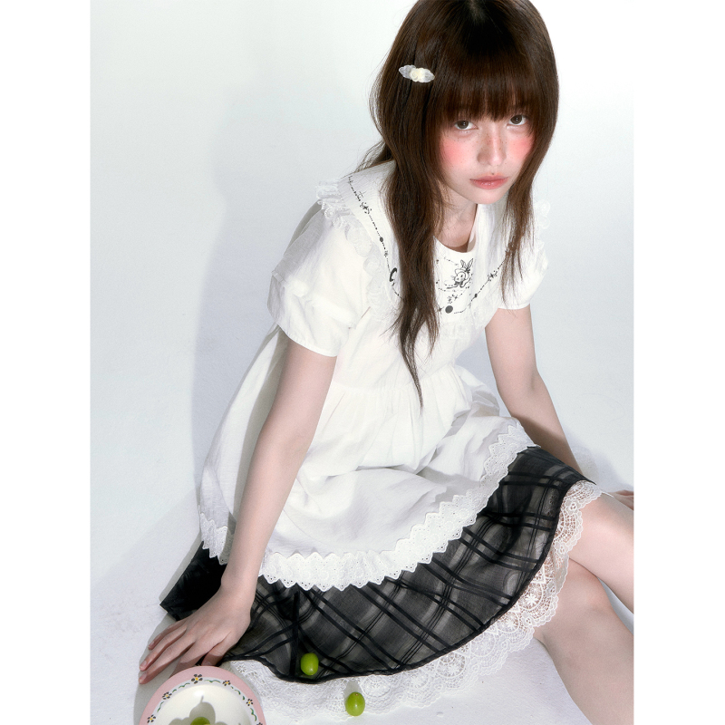 Jingyeyue's "Creamy Sweet Rabbit" Top Is a Summer Retro Girl's Off-White Printed Antique Short-Sleeved Babydoll Shirt