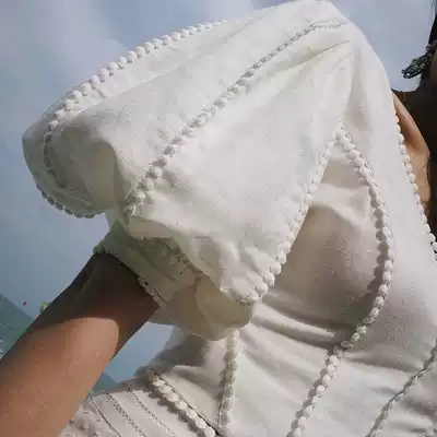 White chic design sense niche V-neck fairy bubble sleeve t shirt girdle short French top women's summer