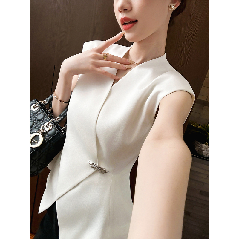 You See/You See - Professional and Stylish for Commuting! Slim-Fit, Simple and Elegant Top, Light Urban V-Neck Sleeveless Vest