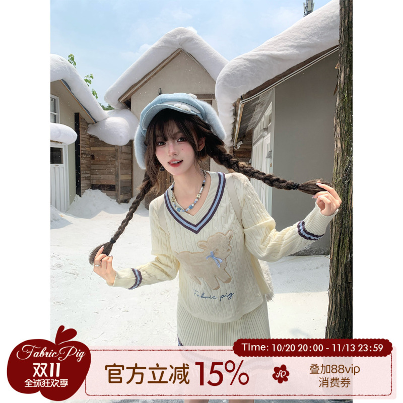Fabric Pig, Little Sheep Bleating, Sweet Preppy Style Cream Apricot Sweater for Women, Autumn and Winter Color-Blocked V-Neck Knit Top Fabric Pig, Little Sheep Bleating, Sweet Preppy Style Cream Apricot Sweater for Women, Autumn and Winter Color-Blocked V-Neck Knit Top