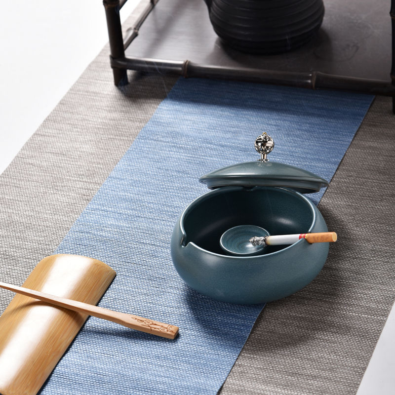 Japanese ashtray creative move trend, multi - function large living room with cover glass ceramics, lovely ashtrays