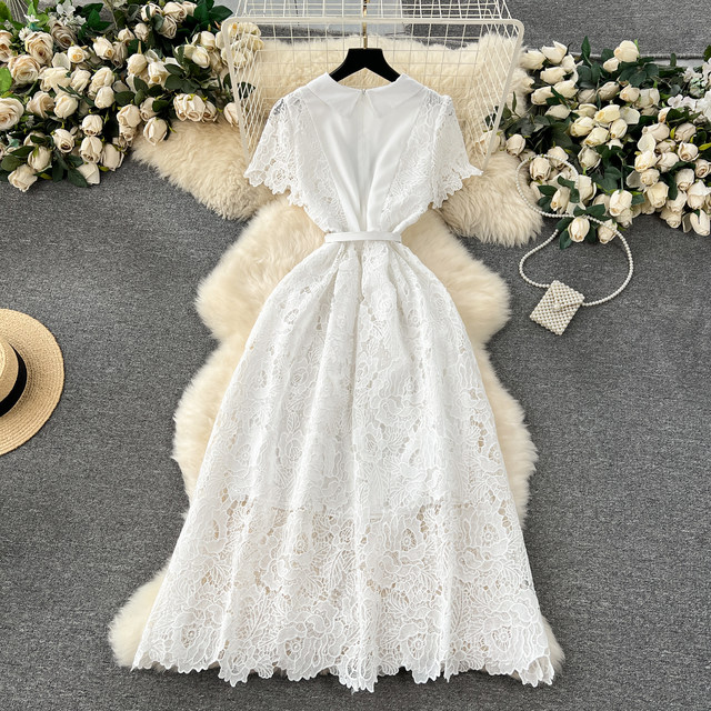 French high-end dress 2024 early spring new design buttoned slim long lace dress for women