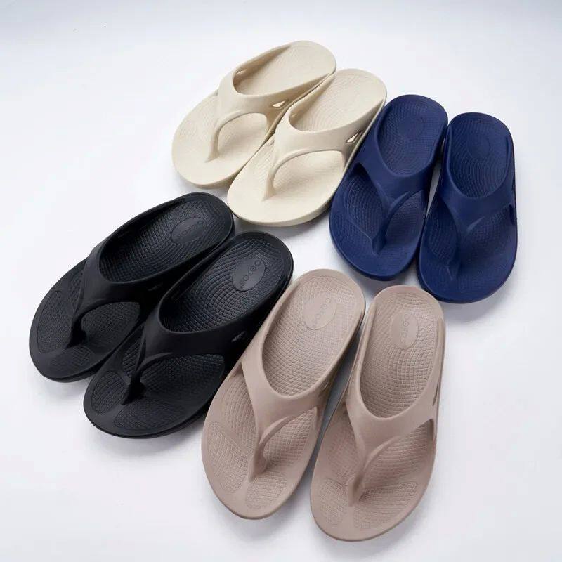 сланцы oofos original sandals - lightweight recovery shoes slippers
