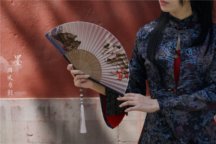 Декоративный веер 墨家新品「鹤舞」原创仙鹤松树古风仿真丝竹扇扇子折扇流苏扇坠
