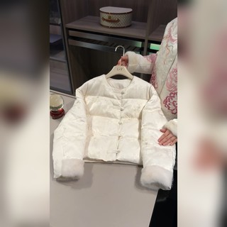 Unique and Niche New Chinese-Style National Fashion Jacket, Distinctive Round Neck, Retro and Stylish White Thick down Jacket for Women, New Winter Model