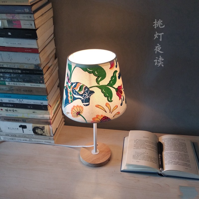 Table lamp bedroom romantic princess girl room fun dream flirting lamp on the bedside table woman dowry bedroom