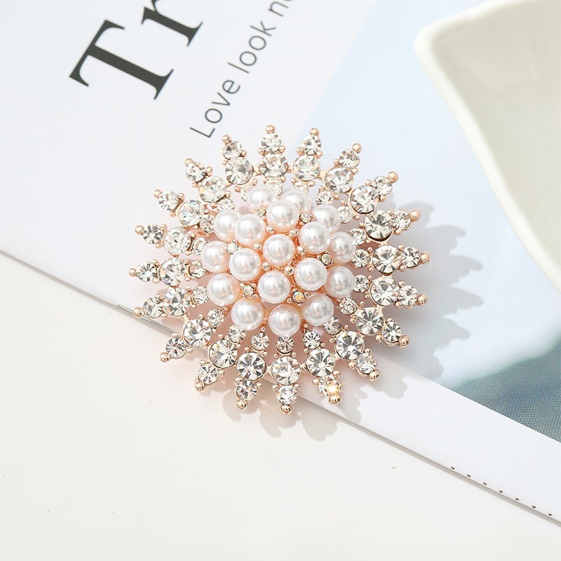 Brooch Temperament Retro Chest Floral Shirt Accessories Anti-Walking Light Thickened Scarlet Jacket Suit Cardiotheca