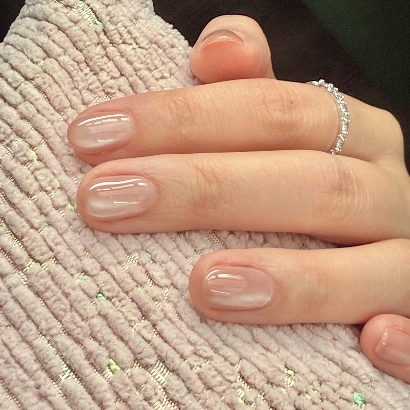 Handmade Nail Tips in Nude Color with Cat Eye Effect, Short Style for Students, Glass Beads, 2026 New Model, High-End and Very Beautiful