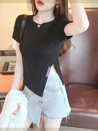 Irregular Short-Sleeved T-Shirt Base Shirt for Women, New Summer Style, Loose and Slimming, Pure and Desirable Design with Slit Top for Women