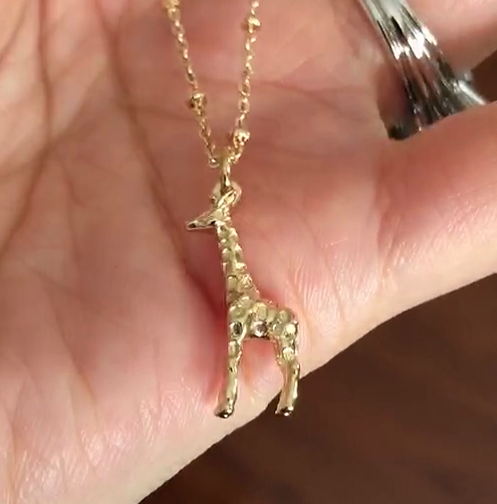 (Weichtine Jewelry) Casual Hitch Ride to American Process Solid Texture Giraffe 18K Gold Lock Bone Chain