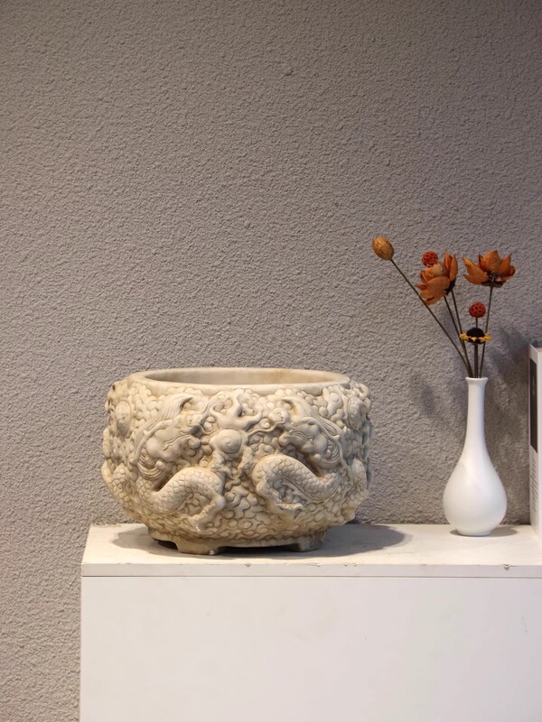 White Marble Dragon Stone Basin, Stone Tank, Fish Tank, Flower Pot, Hand-Carved Old Stone Basin, Carved from Whole Stone for Raising Fish and Flowers