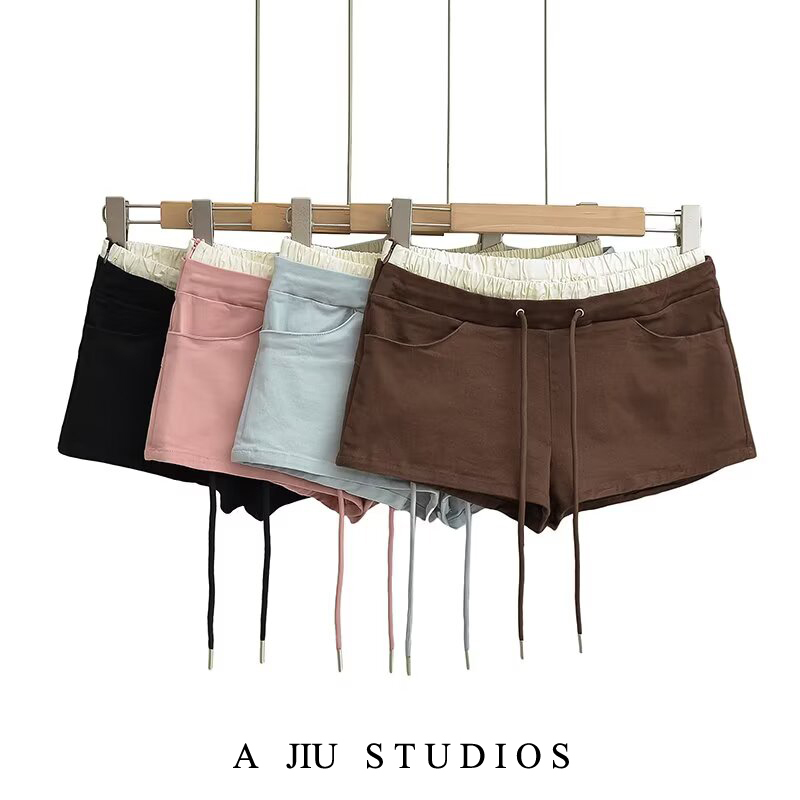 Fake Two-Piece Color-Blocked Elastic Shorts with Elastic Waistband and Drawstring, Ultra-Short Jogging Hot Pants for Outerwear, Low-Waisted Casual Three-Quarter Pants