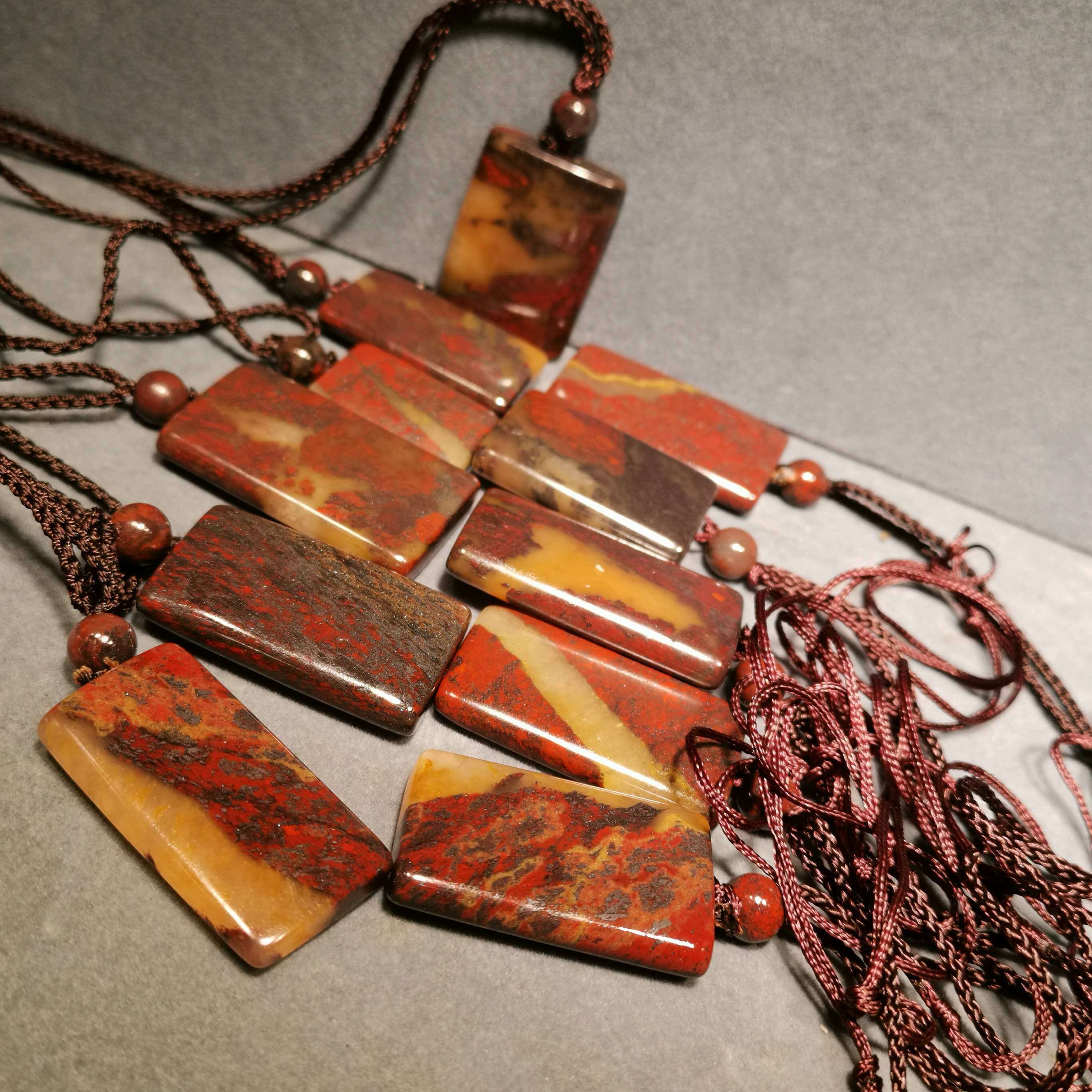 Guilin new jade dragon victory chicken blood natural jade pendant pendant force week manufacturers direct sales