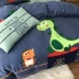 Phim hoạt hình chú khủng long nhỏ bốn mảnh 60 bông dài chủ yếu bông cotton 1,2 m 1,5m giường dễ thương - Bộ đồ giường bốn mảnh