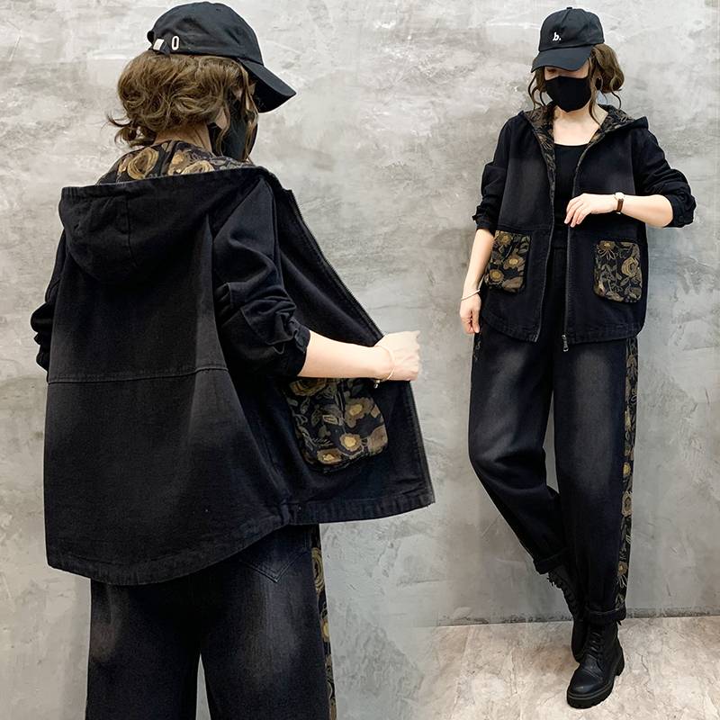 Mom's Autumn Outfit Set, New Denim Hooded Cardigan, Stylish Large Size Loose Fit, Two-Piece Set for Middle-Aged and Elderly Women