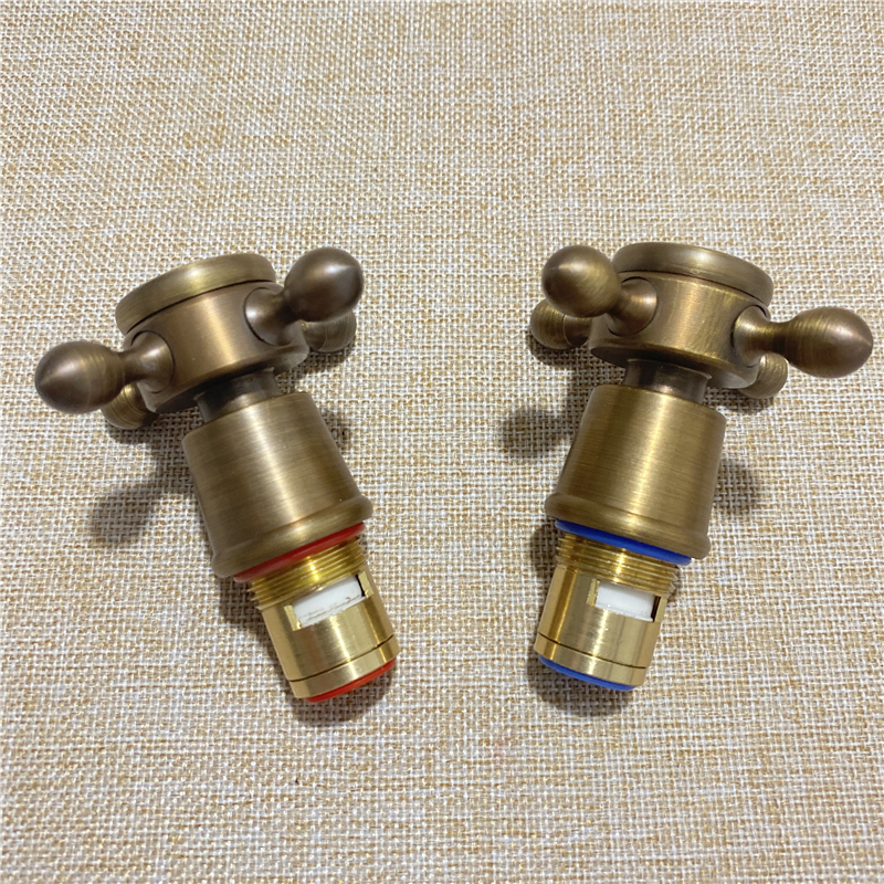 All-Copper Faucet Handle with Cross-Shaped Plum Blossom Handwheel, Antique-Style Dual-Handle Faucet Valve Core, Hot and Cold Water Shower Accessories