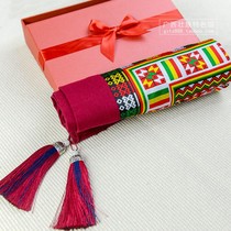 Yao ethnic characteristics embroidery hanging paintings embroidery cross-stitch decorations ethnic style B&B bar fabric pendants creative gifts