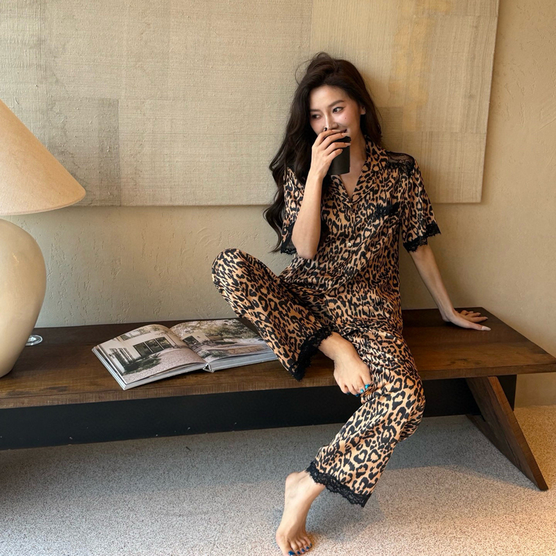 Sexy Leopard Print Light Luxury Pajamas for Women, Summer French Short-Sleeved Long Pants, Lace Lapel Cardigan, Can Be Worn Outside, Home Wear Set