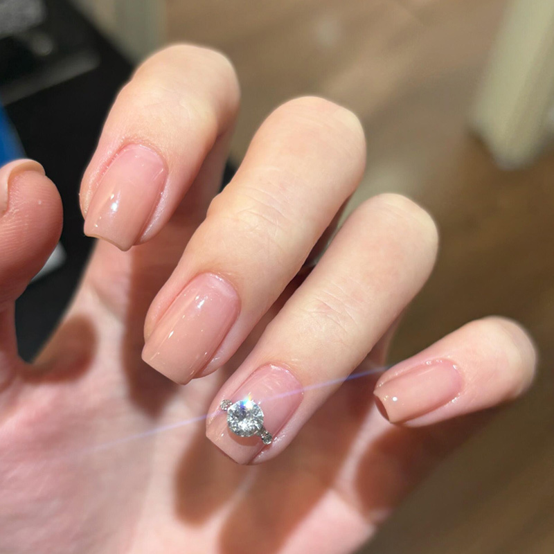 Handmade Nude Color Rhinestone Press-On Nails, Super Popular Medium-Short Style, 2026 New Short Oval Summer Light Luxury High-End Feel Handmade Nude Color Rhinestone Press-On Nails, Super Popular Medium-Short Style, 2026 New Short Oval Summer Light Luxury High-End Feel