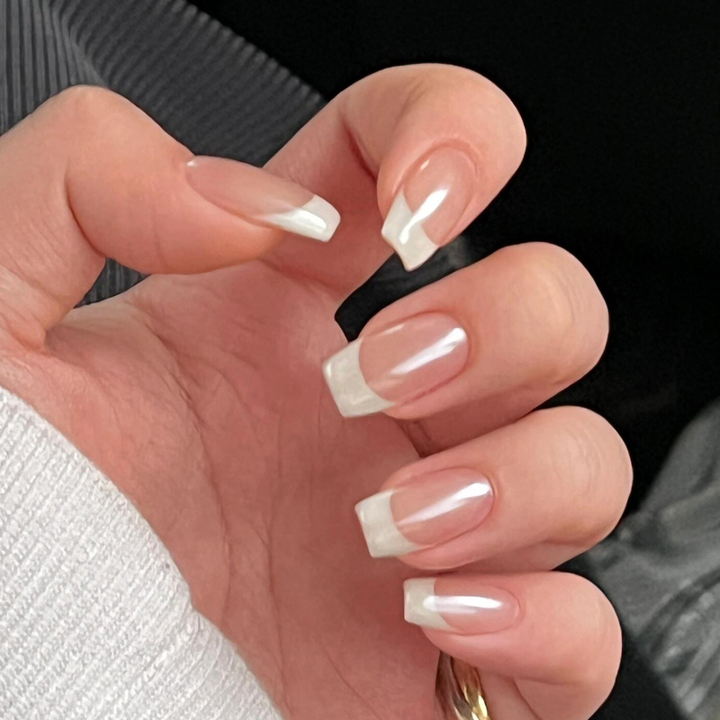 Handmade White French Manicure Wearable Nails Hailey Short Nail Patches 2026 New Style High-End for Wedding Photos