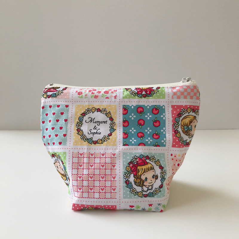 Homemade niche design cute Margarita girl sundries aunt towel storage bag retro cosmetic bag small square bag