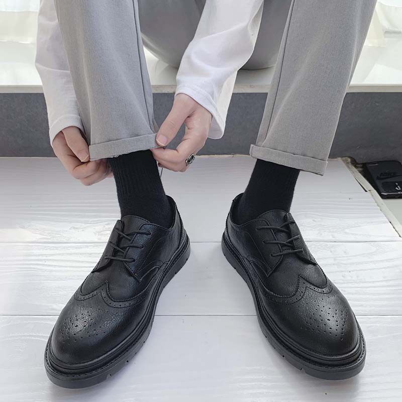 Bullock carved small leather shoes men's Korean version of the business suit to increase the British summer breathable Martin boots students