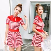 Mới chia váy bơi nữ bảo thủ che bụng sọc boxer Hàn Quốc cổ cao khí chất là áo tắm mỏng đi biển