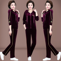 Mother autumn 2020 new foreign atmosphere age-old golden velvet sports suit female spring and autumn two-piece set