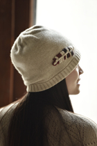APC open division rice selection Share 21 new single ladies Hook Flowers Retro Autumn Winter Meritless Wind Knit Cashmere Hats