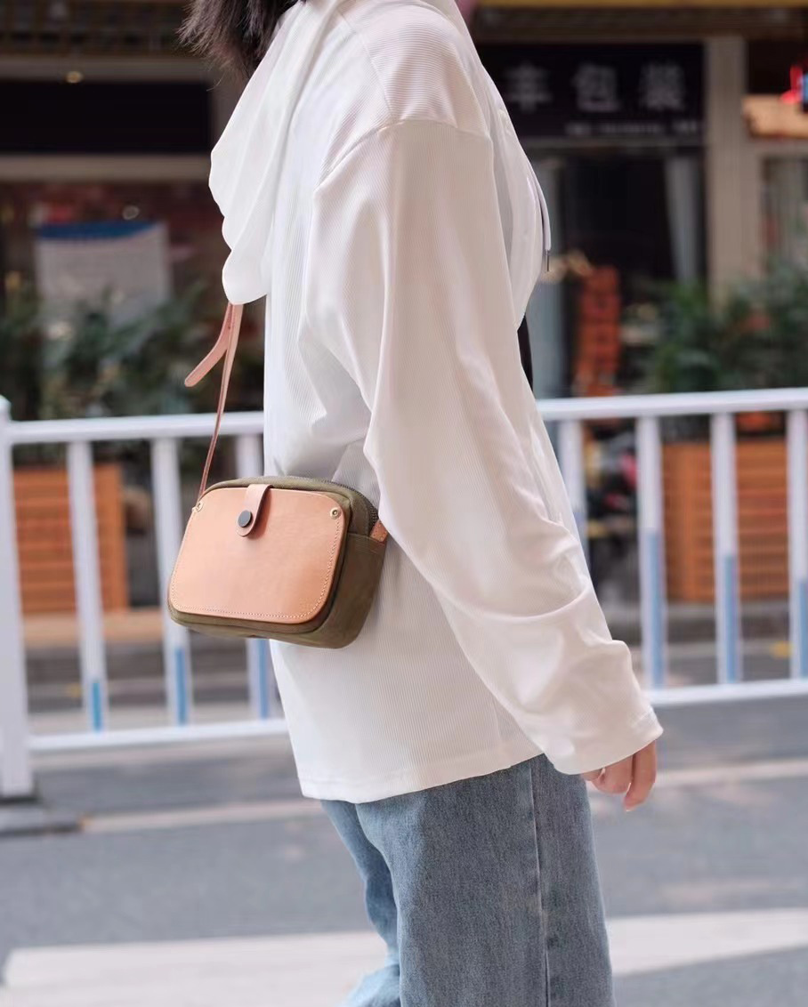 Messenger bag female canvas with cowhide shoulder bag small bag Japanese retro satchel niche design texture mobile phone bag